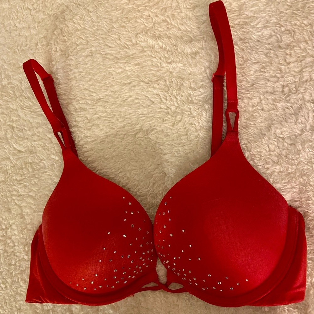 Bombshell Victoria’s Secret Bra